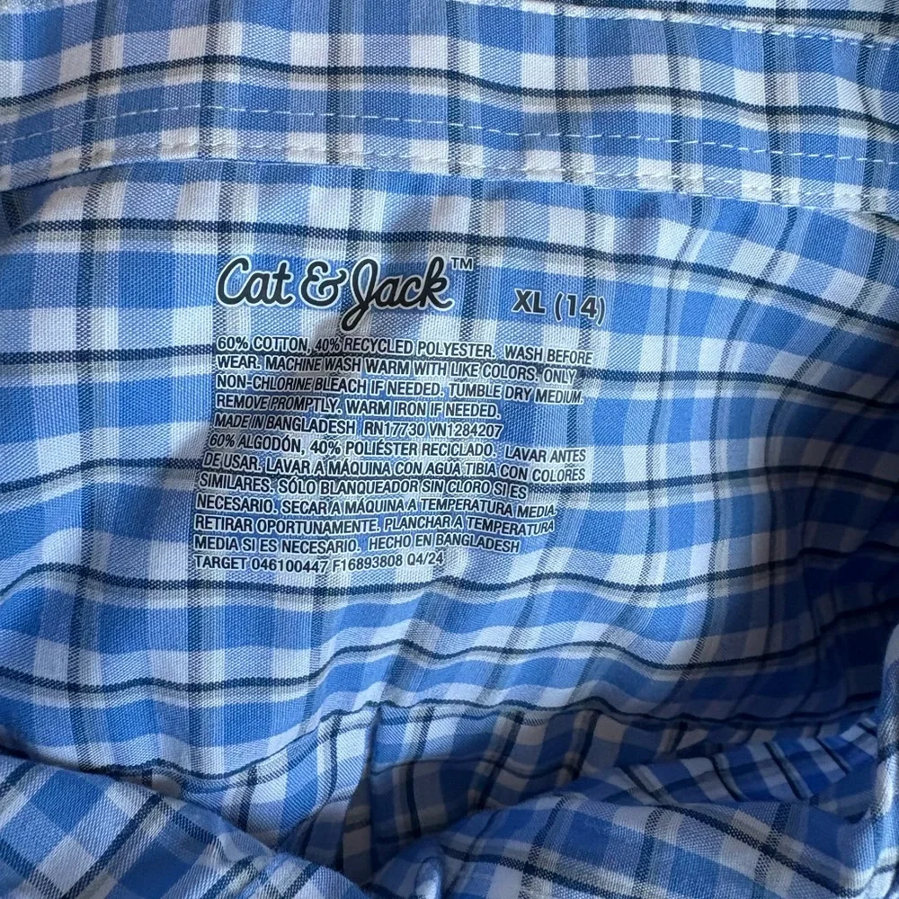 Cat & Jack NWT boys checkered button up shirt